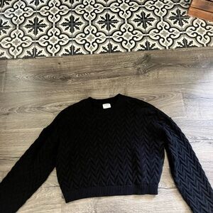 Black cropped ong sleeve
